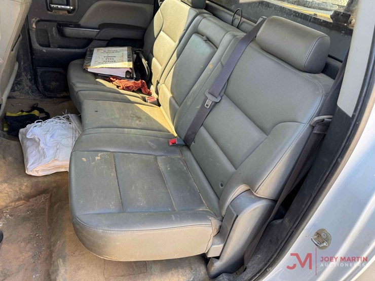 2017-chevrolet-2500-image-31