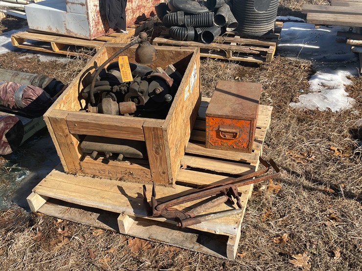 #13089-•-pallet-contents-image-1