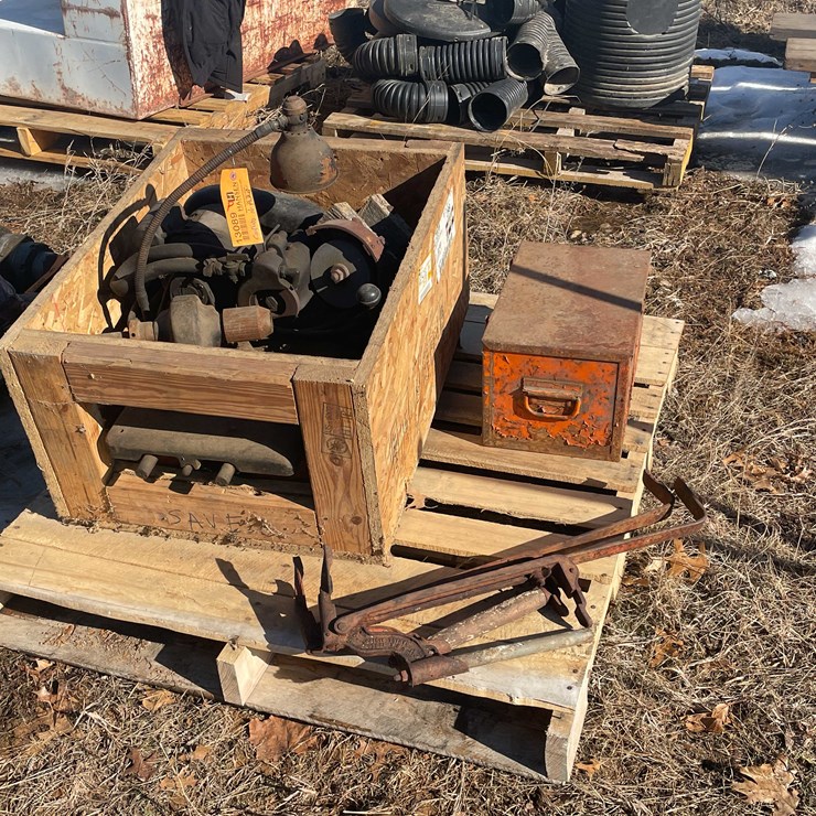 #13089 • Pallet Contents