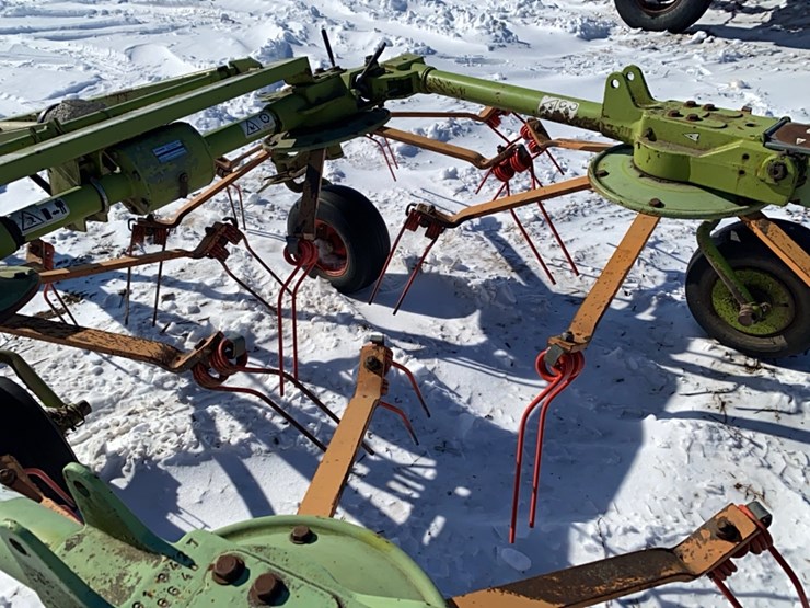 claas-volto-750-image-18