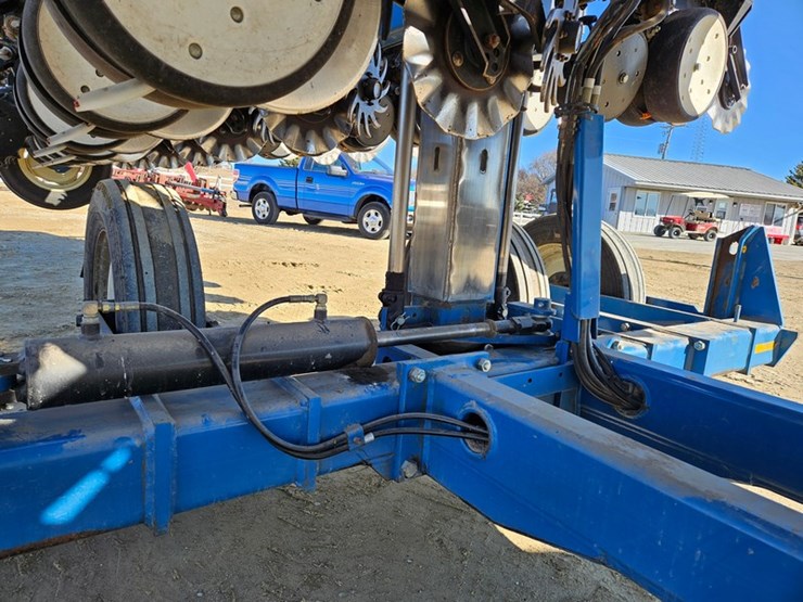 kinze-3600-image-38