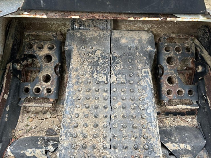 2017-bobcat-t450-image-24