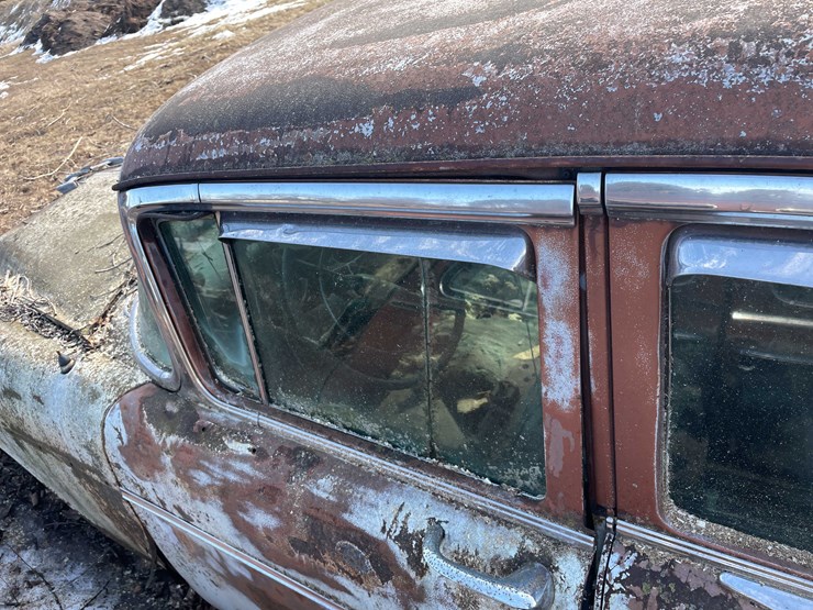 #13026-•-(1)-vintage-truck-and-(2)-vintage-cars-(no-title)-image-103