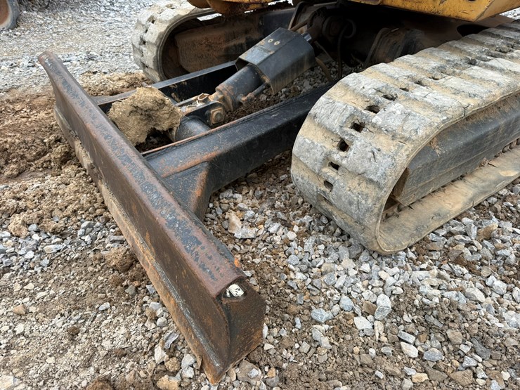 2014-caterpillar-302.7d-image-29