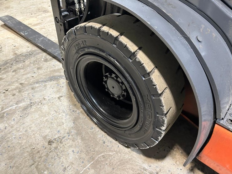 2020-toyota-8fgu25-image-15