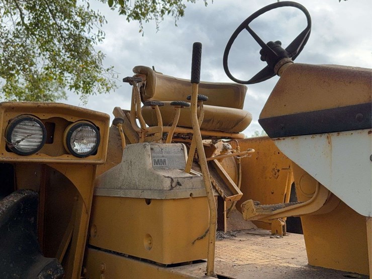 minneapolis-moline-g1000-image-27