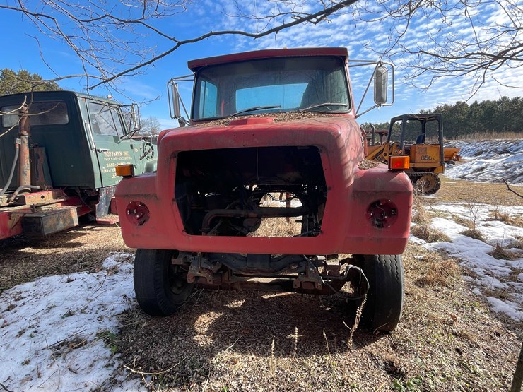 1986-ford-8000-image-2