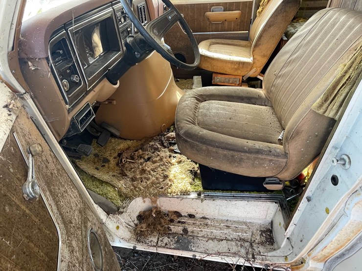 #13021-•-1977-mallard-coach-(no-title)-image-32