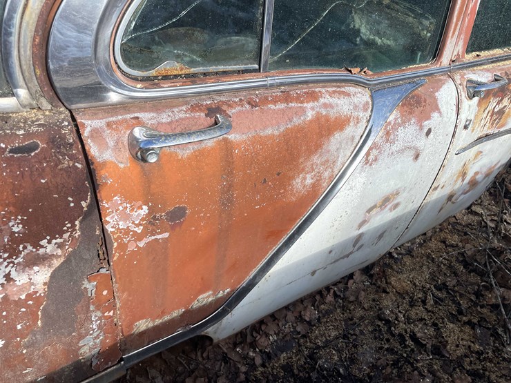 #13026-•-(1)-vintage-truck-and-(2)-vintage-cars-(no-title)-image-88