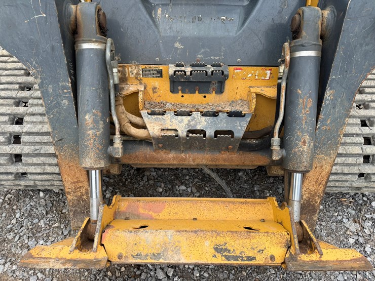 2015-deere-333e-image-9