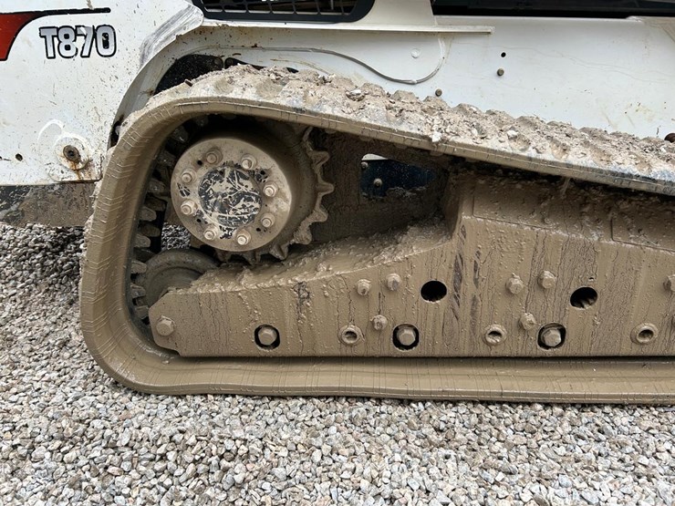 2017-bobcat-t870-image-13