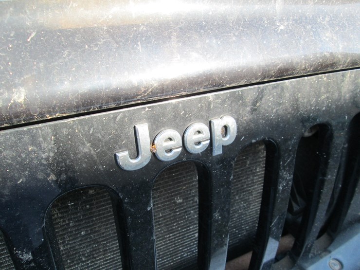 2010-jeep-wrangler-image-13