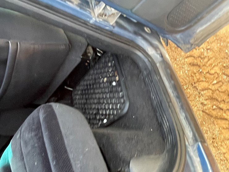 2004-dodge-1500-image-34