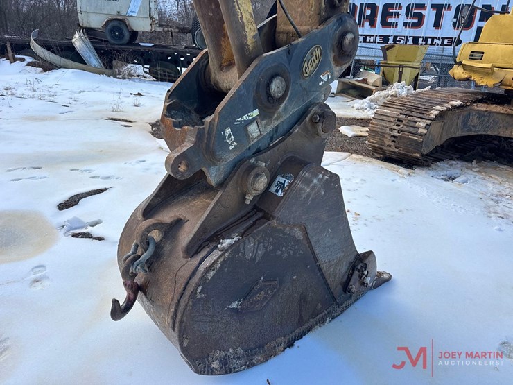 komatsu-pc200-lc-7l-image-15