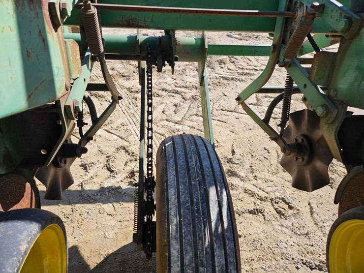 john-deere-7000-image-17