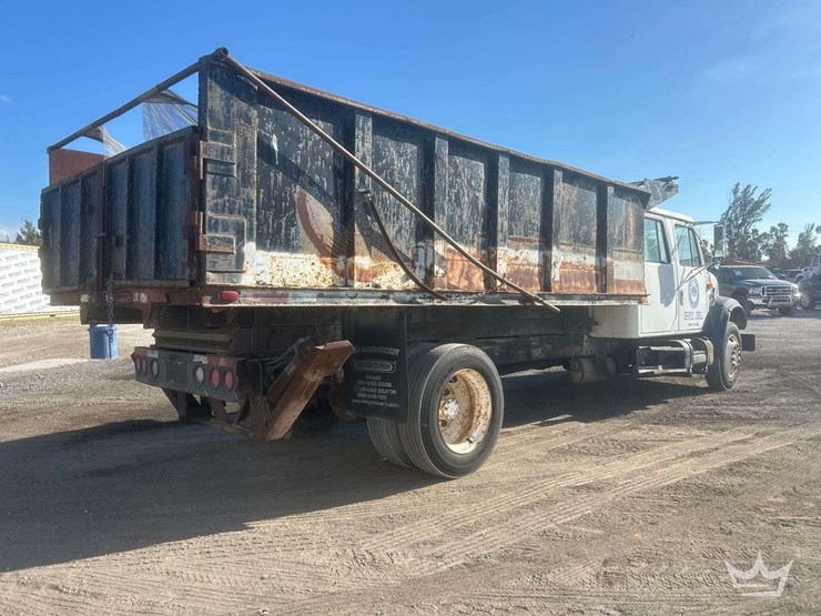 1993-international-4700-crew-cab-landscape-dump-truck-image-3