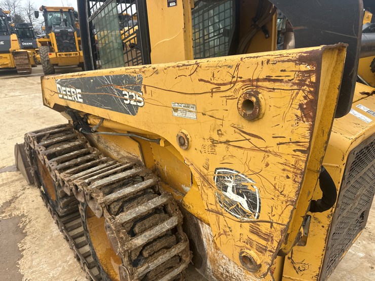 deere-325-image-25