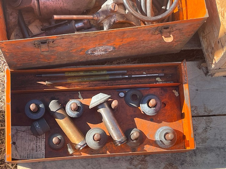 #13089-•-pallet-contents-image-15