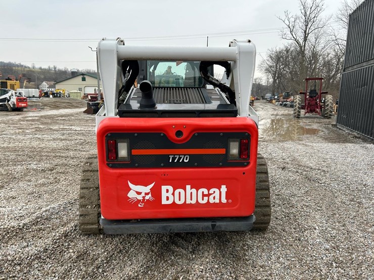 2022-bobcat-t770-image-3