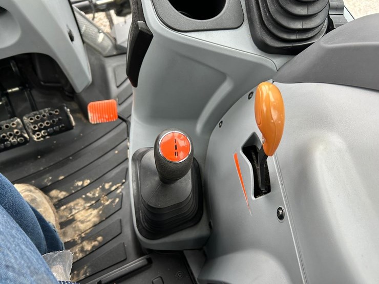 2022-new-holland-ts6.140-image-23