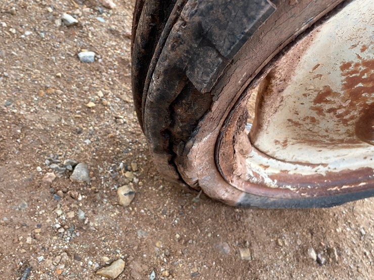 ford-tractor-image-3