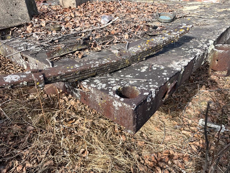 #13026-•-(1)-vintage-truck-and-(2)-vintage-cars-(no-title)-image-35