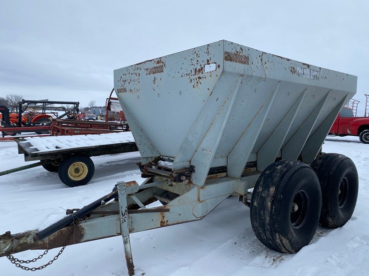 stoltzfus-lime-spreader-image-2