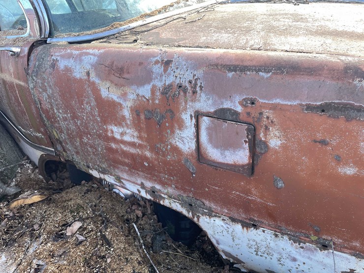 #13026-•-(1)-vintage-truck-and-(2)-vintage-cars-(no-title)-image-99