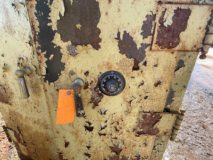 #13068-•-metal-cabinet-image-2