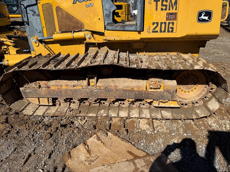 2006-deere-700j-image-49