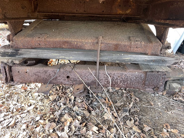 #13026-•-(1)-vintage-truck-and-(2)-vintage-cars-(no-title)-image-72