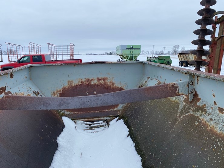 stoltzfus-lime-spreader-image-35