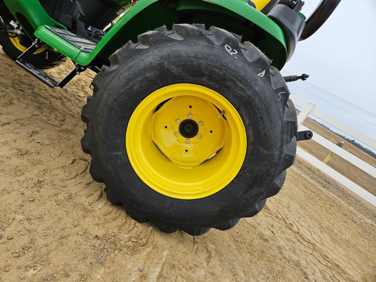 2025-john-deere-3032e-image-41