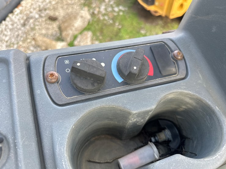 caterpillar-d5k-image-30