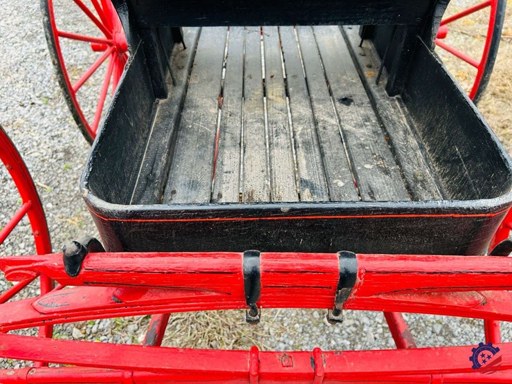 vintage-doctor’s-buggy-image-32