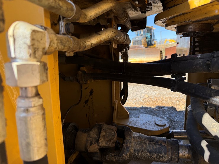 2016-caterpillar-938m-image-61