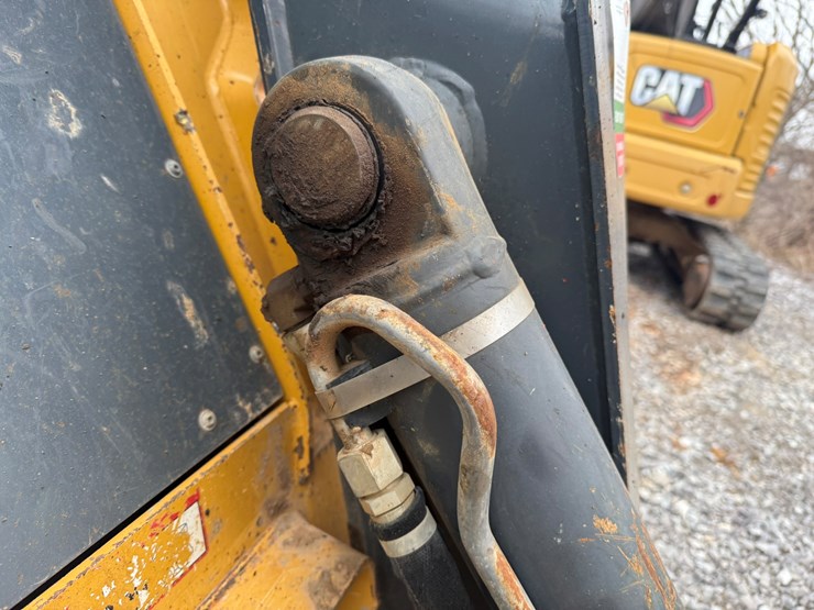 2015-deere-333e-image-12