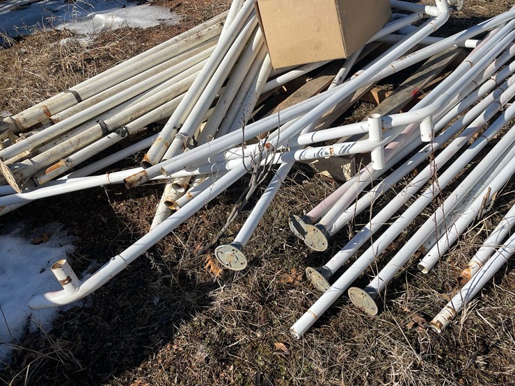 #13086-•-pallet-of-metal-poles-image-6