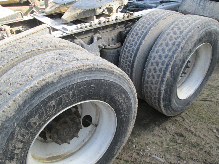 2017-international-prostar-image-11