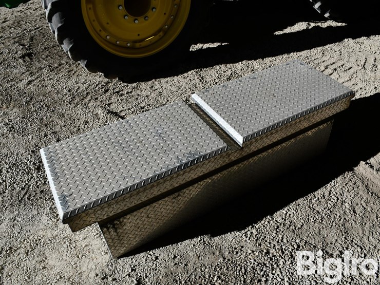 adrian-steel-truck-bed-toolbox-image-7