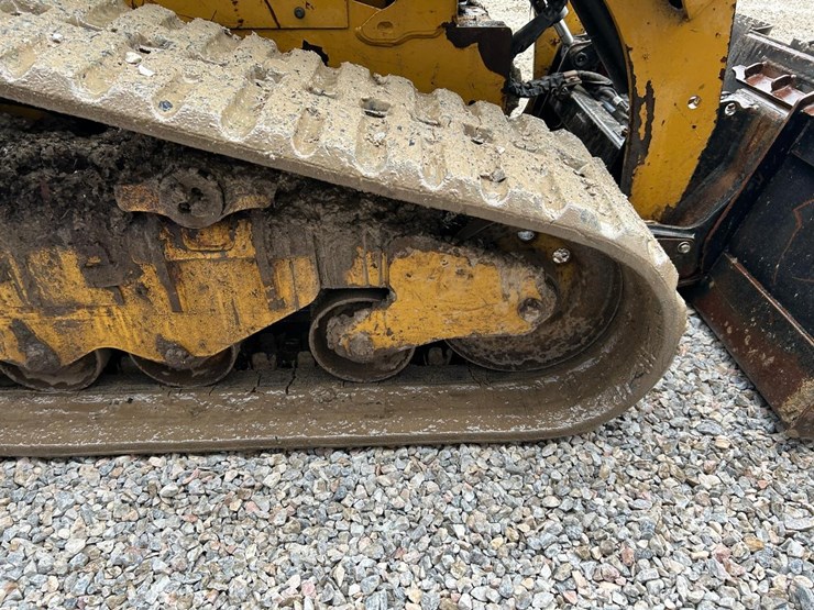 2019-caterpillar-279d3-image-13