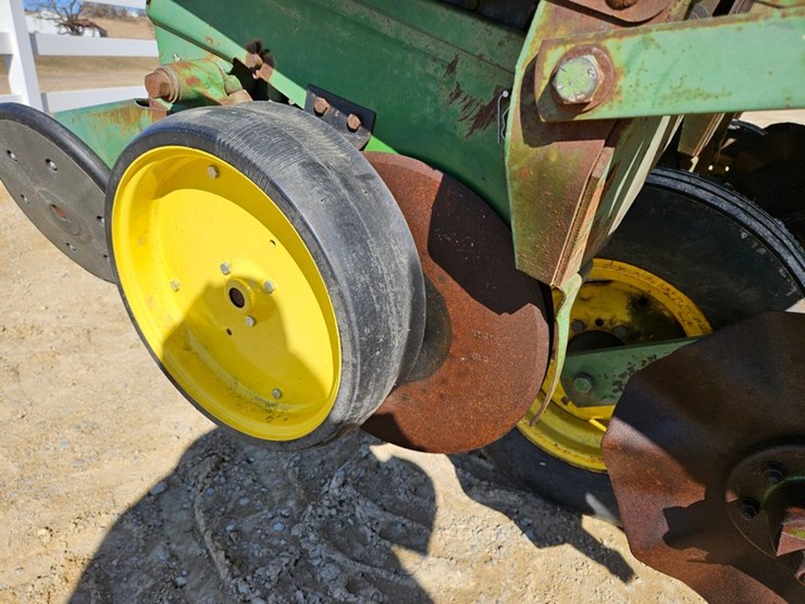 john-deere-7000-image-12