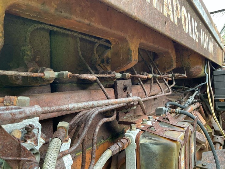 minneapolis-moline-g707-image-26