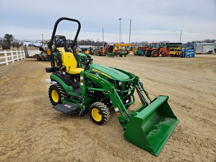 2025-john-deere-1025r-image-7