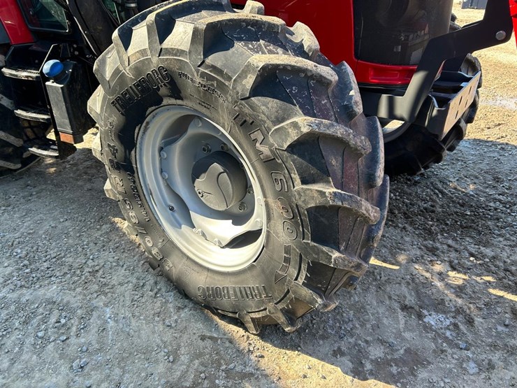 2023-massey-ferguson-5711-image-11