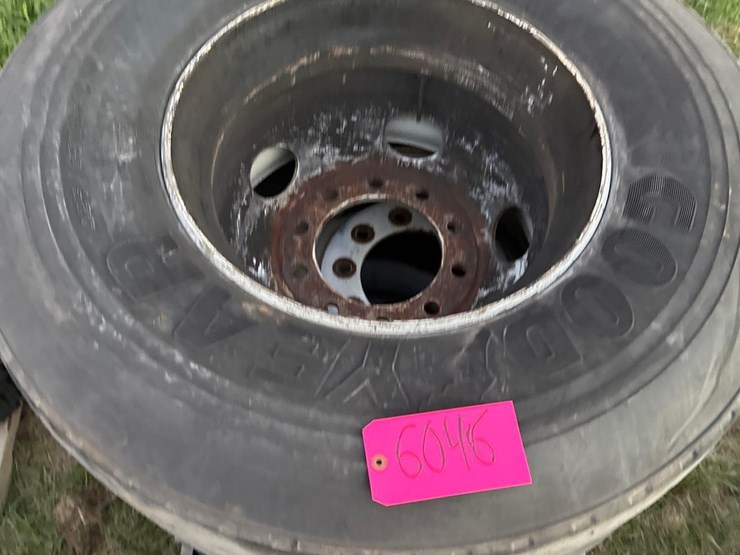 (3)-425/65r22.5-tires-image-2