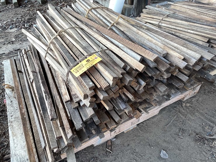 #13062-•-(2)-pallets-of-wooden-snow-fence-stakes-image-3