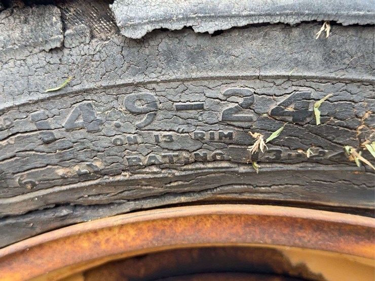 minneapolis-moline-g706-image-42