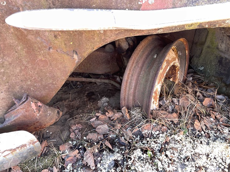 #13026-•-(1)-vintage-truck-and-(2)-vintage-cars-(no-title)-image-145