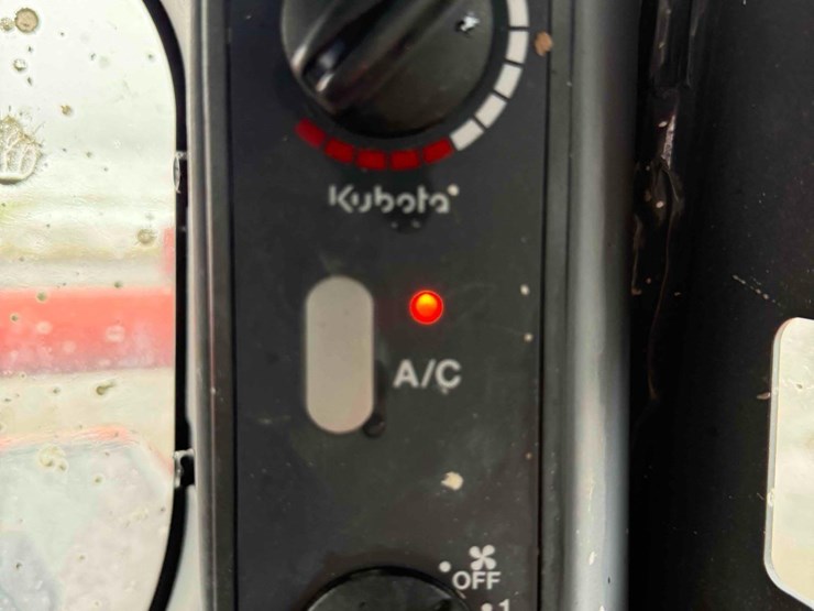 2022-kubota-ssv75-image-9